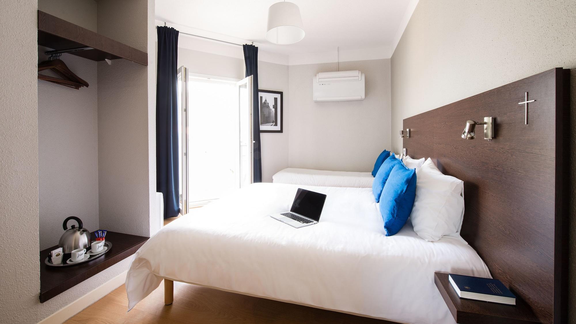 Atrium Hotel 3*