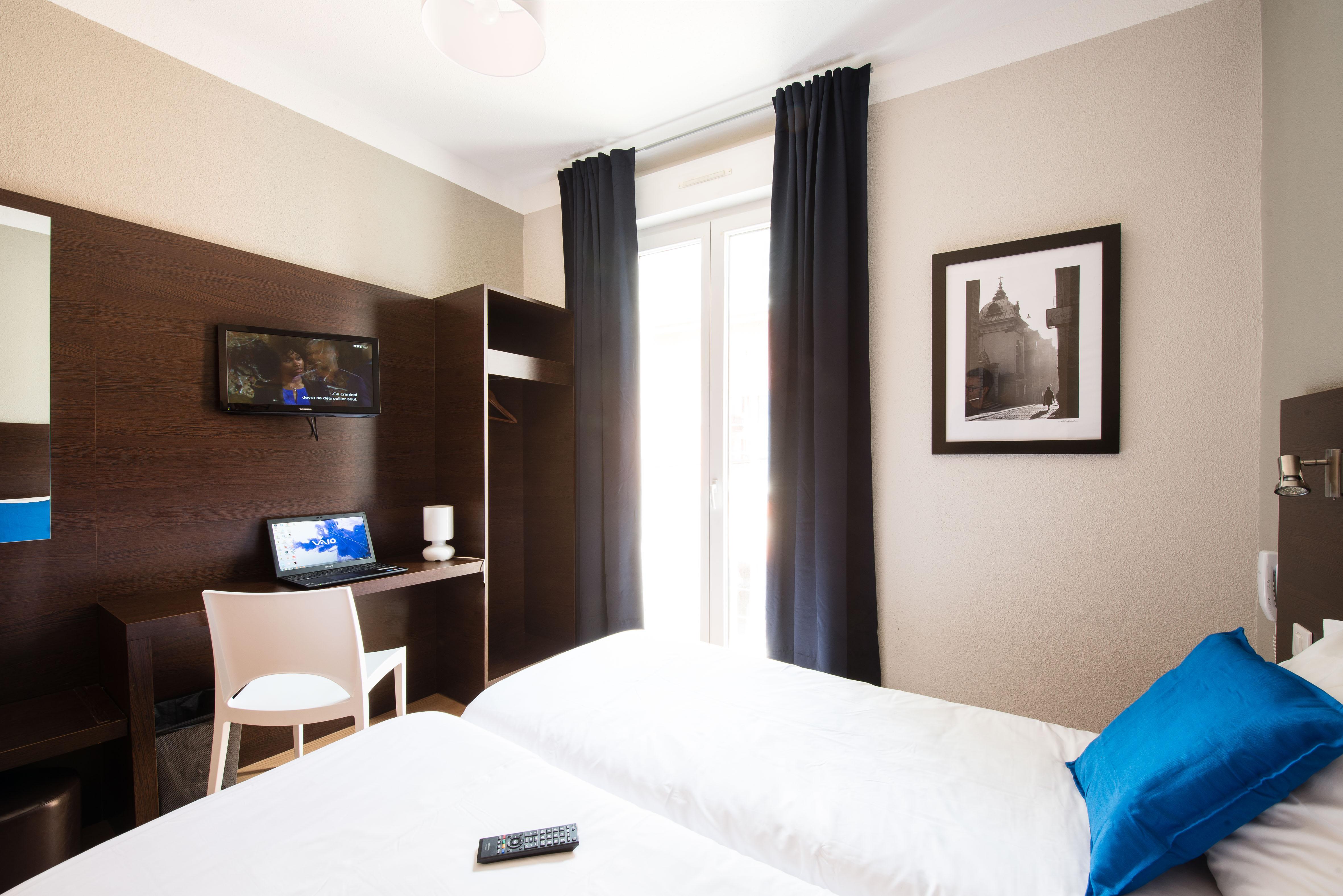 Atrium Hotel