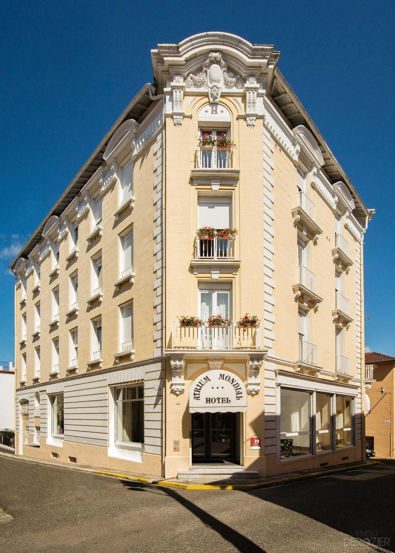 Atrium Hotel 3*